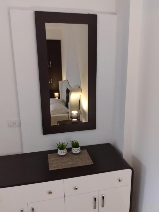Artur Apartments Himarë Zimmer foto