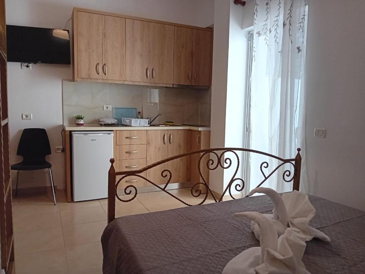 Artur Apartments Himarë Exterior foto